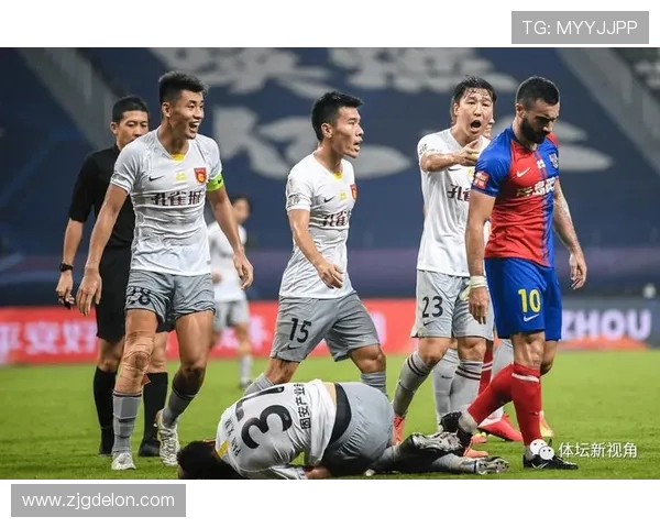 深圳极限运动队在滑板精英赛中的团队协作表现分析与点评