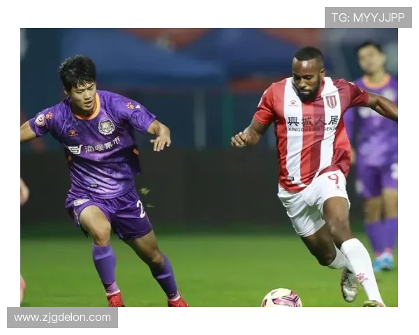 重庆足球队强势领跑联赛积分榜以98分稳居第一名