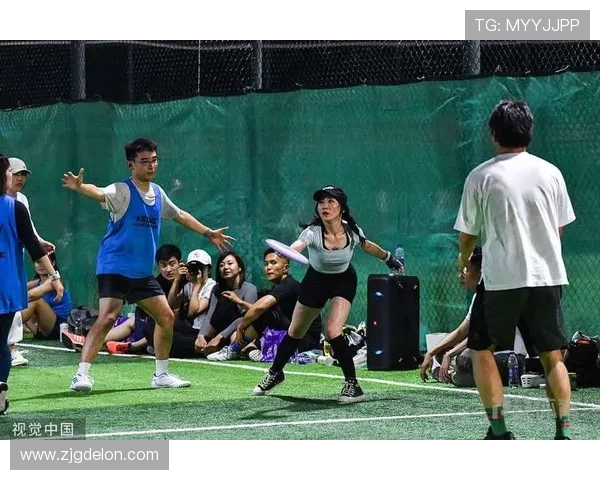 广州飞盘队配合引发热议球迷对战术和默契提出不同看法